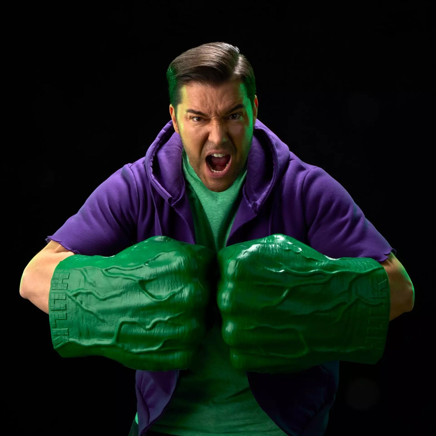Marvel Legends Series Incredible Hulk Premium Role-play Fists with Smash 'N Bash Sound FX